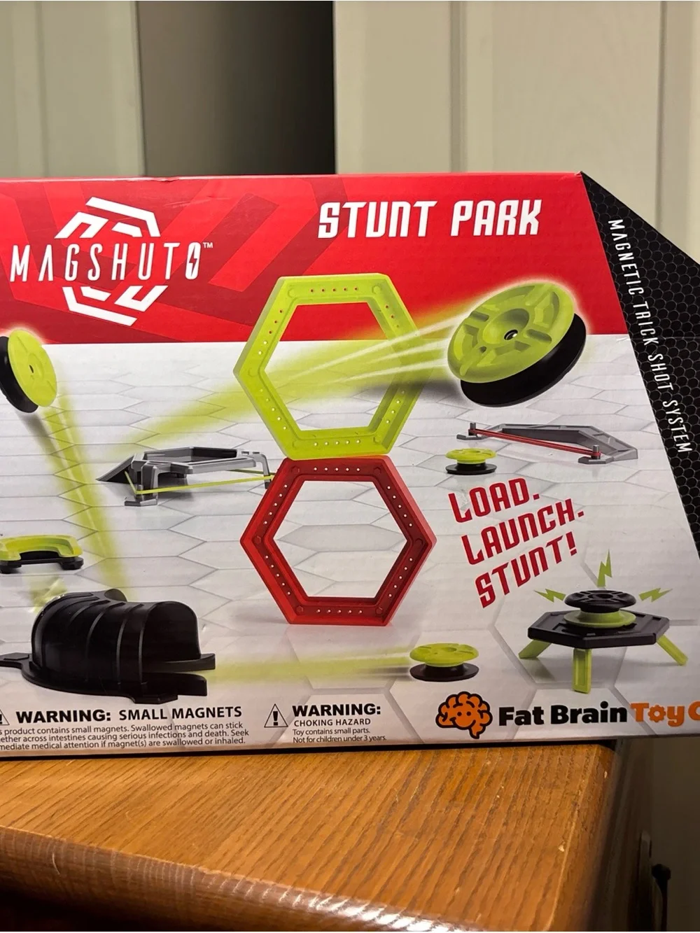 Magshuts Stunt Park Magnetic Launch Set - Red & Lime Green
